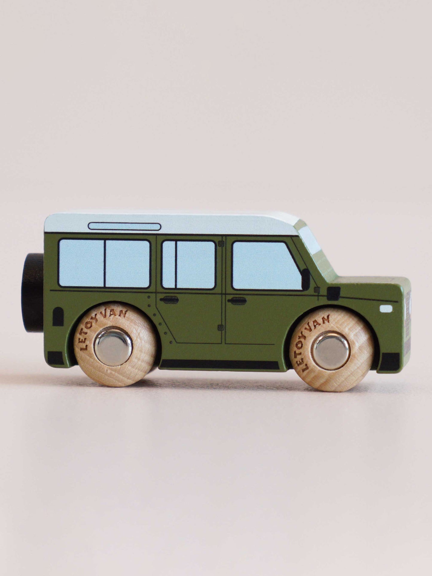 No.27 Archie Wooden Car