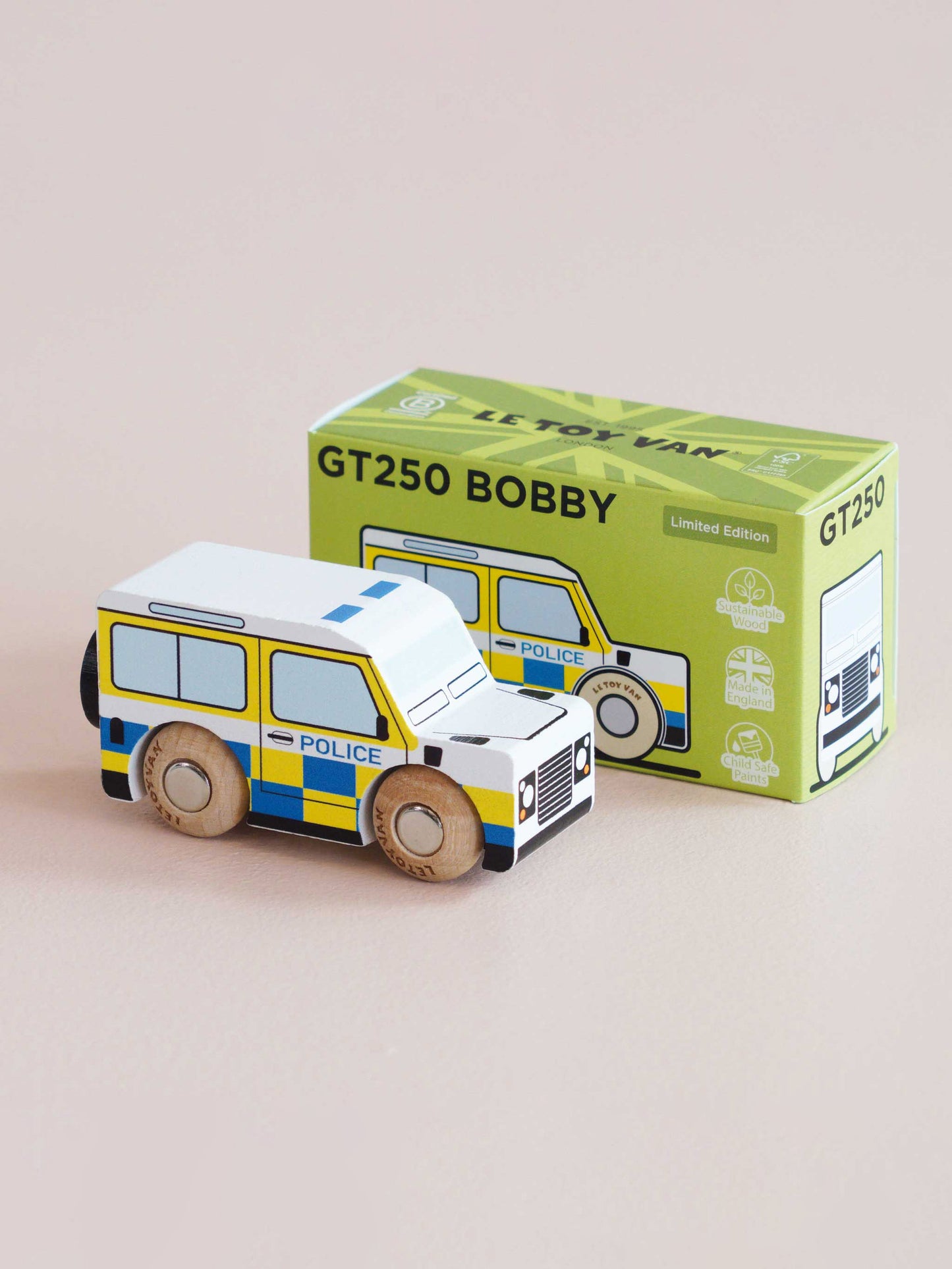 No. 40 Bobby Wooden Car