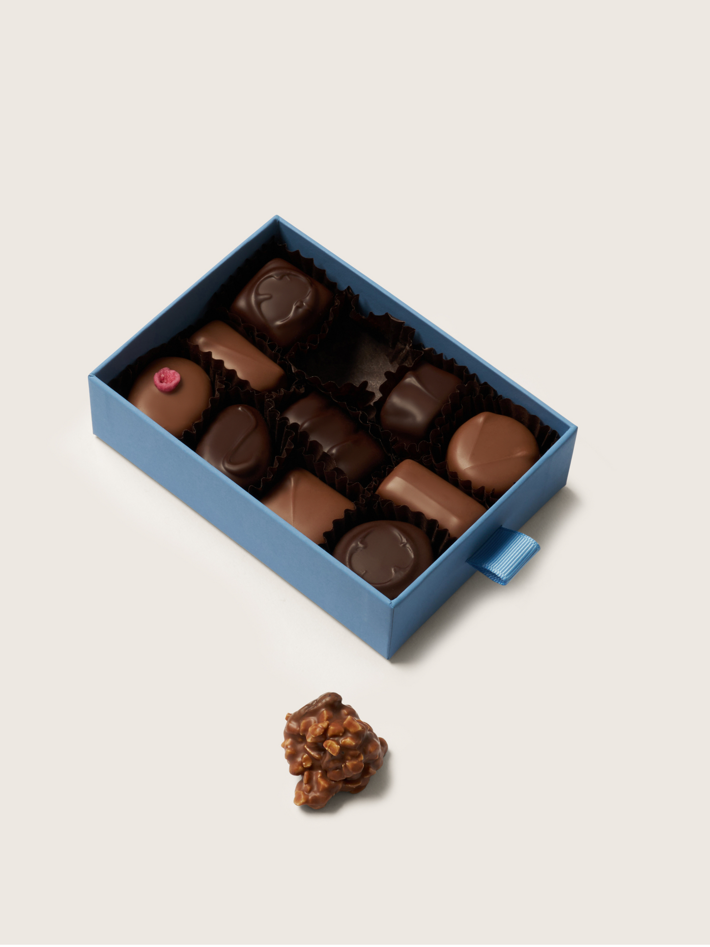 The Petite Milk & Dark Selection