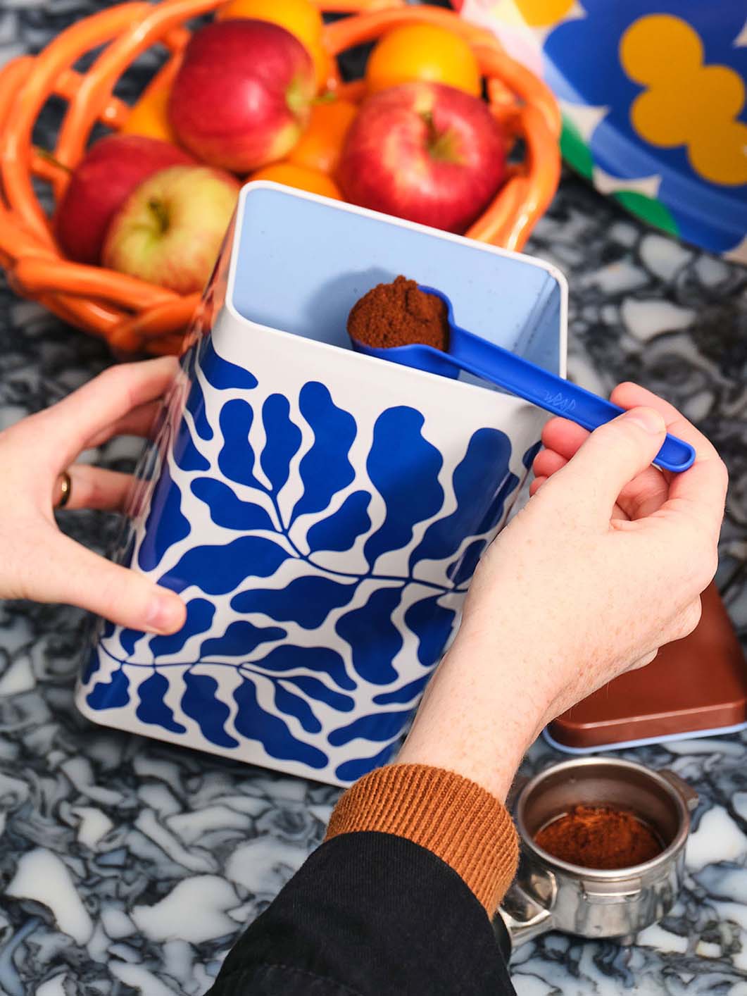 Leaves Coffee Tin