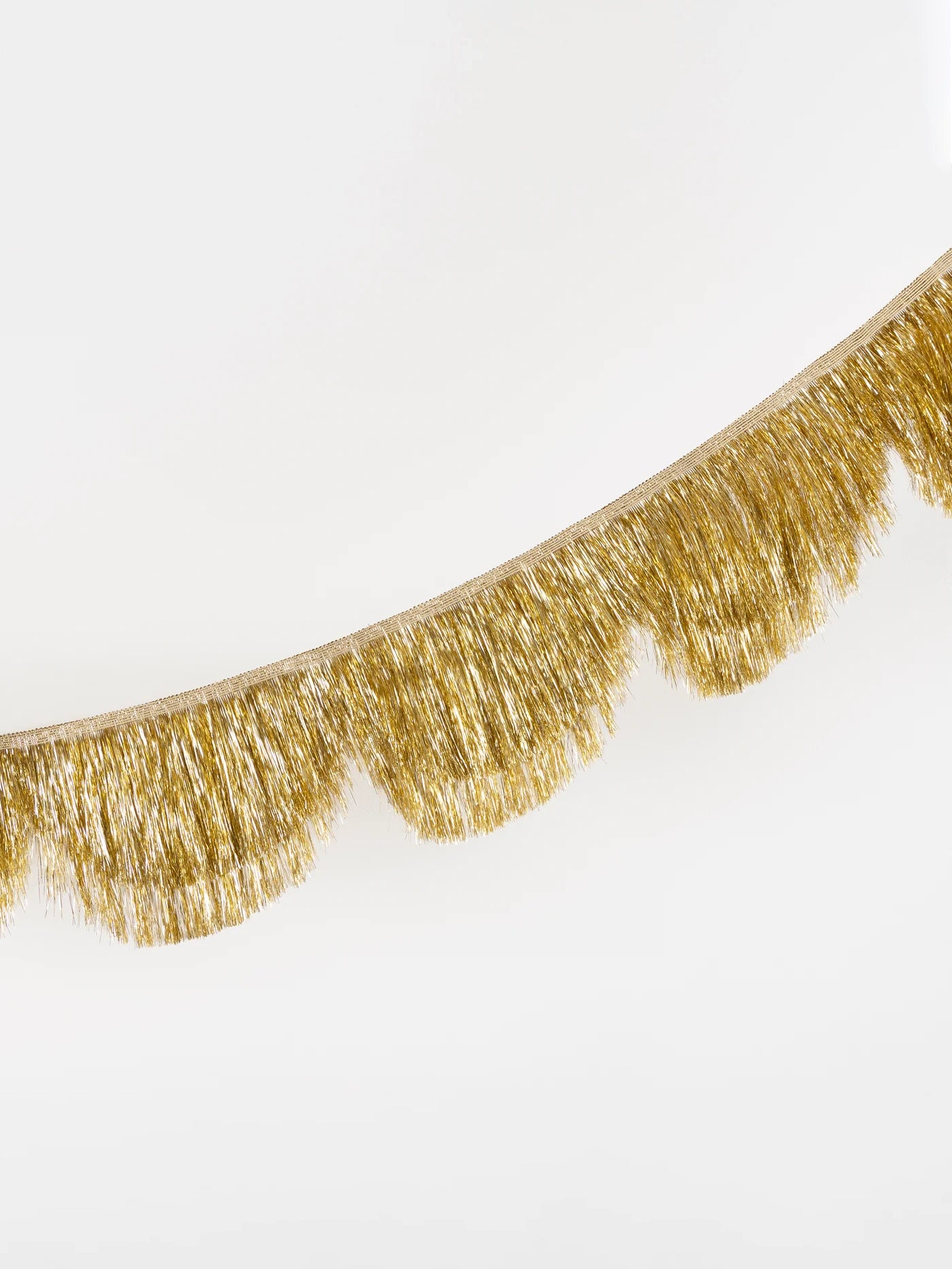 Gold Tinsel Scallop Garland