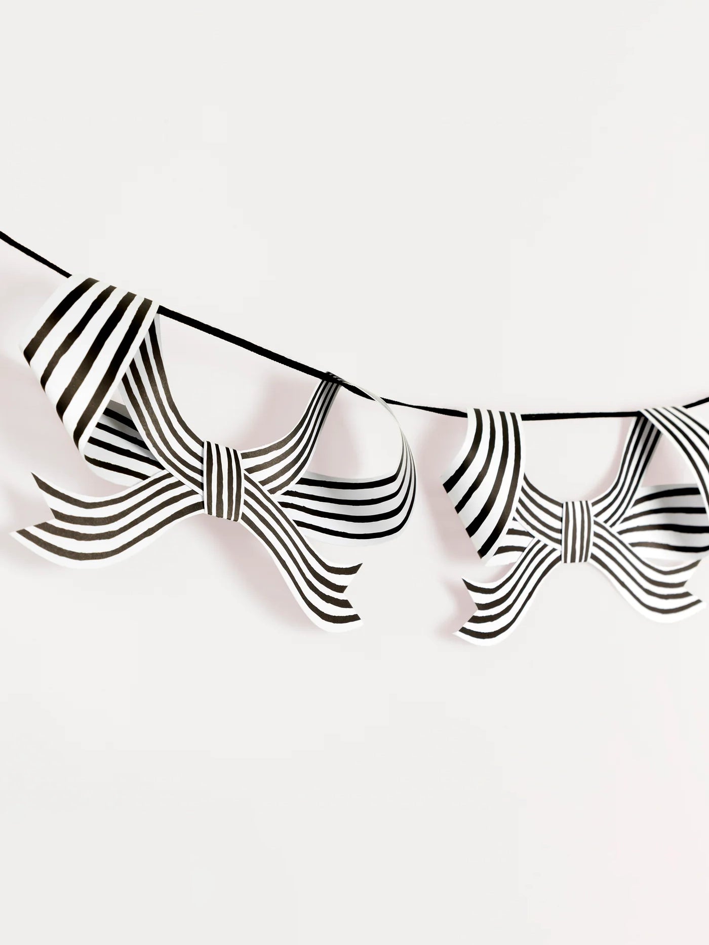 Black & White Stripy Bow Garland